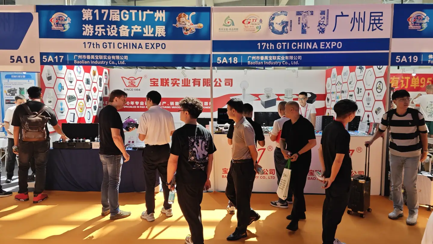 Product discussion at a trade show